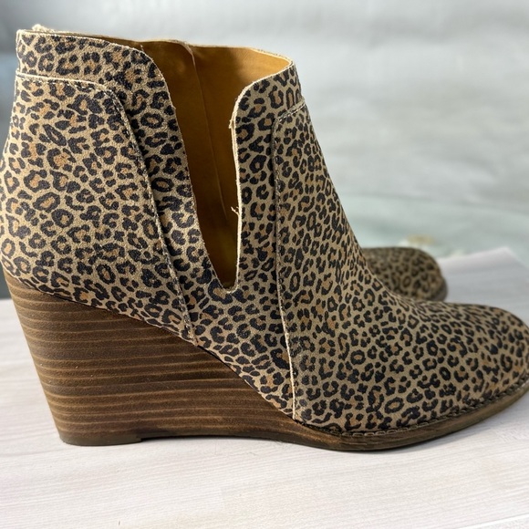 Lucky Brand Brown Tan Ankle Booties - Picture 1 of 7